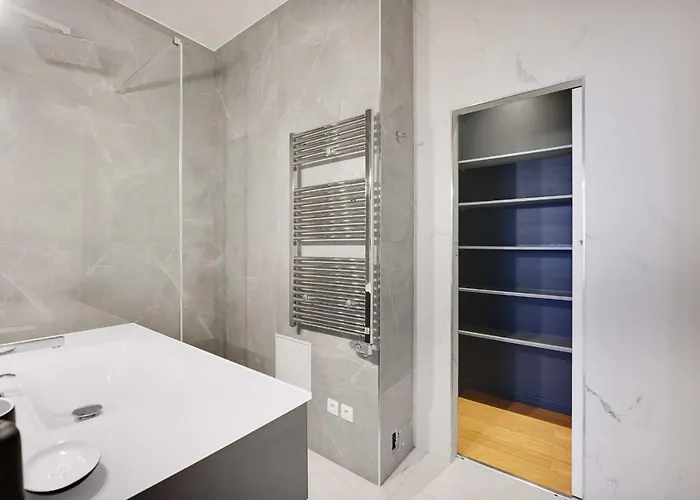Lejlighed Appt Avenue Montaigne - Champs Elysees 2bd - 4p *