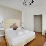 Appt Avenue Montaigne - Champs Elysees 2bd - 4p Apartament
