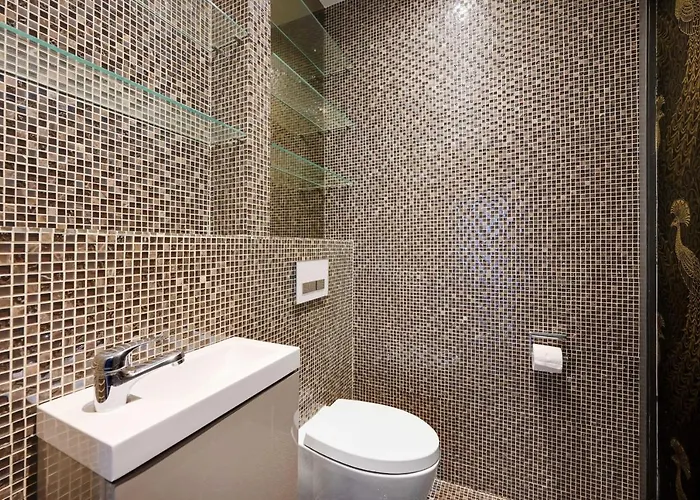 Appt Avenue Montaigne - Champs Elysees 2bd - 4p * Paris